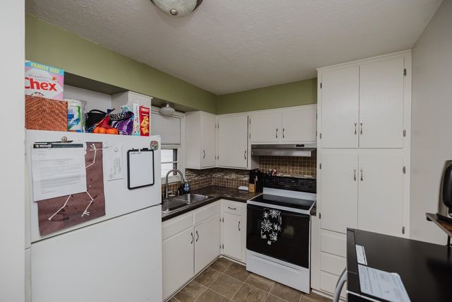 1400 N El Paso, Derby, KS 67037