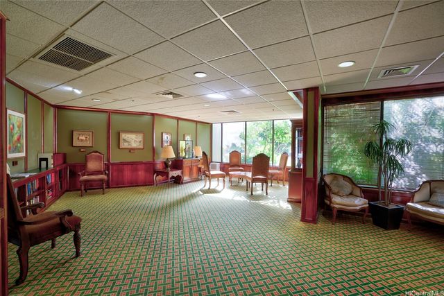 555 Hahaione Street 3E, Honolulu, HI 96825