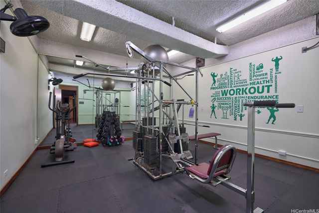 555 Hahaione Street 3E, Honolulu, HI 96825