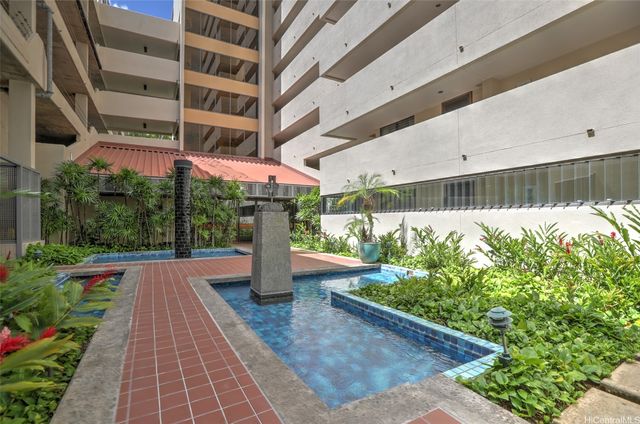 555 Hahaione Street 3E, Honolulu, HI 96825