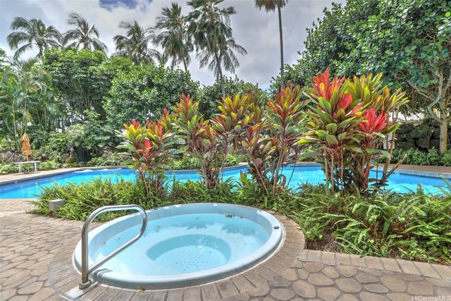 555 Hahaione Street 3E, Honolulu, HI 96825