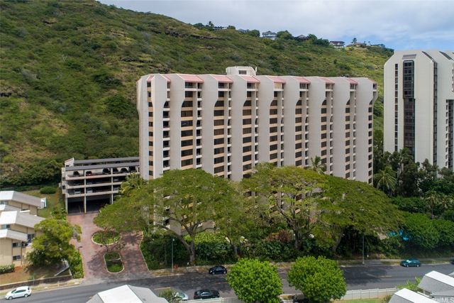 555 Hahaione Street 3E, Honolulu, HI 96825