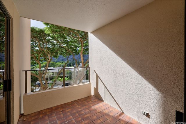 555 Hahaione Street 3E, Honolulu, HI 96825