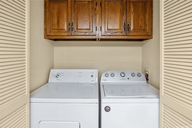 555 Hahaione Street 3E, Honolulu, HI 96825