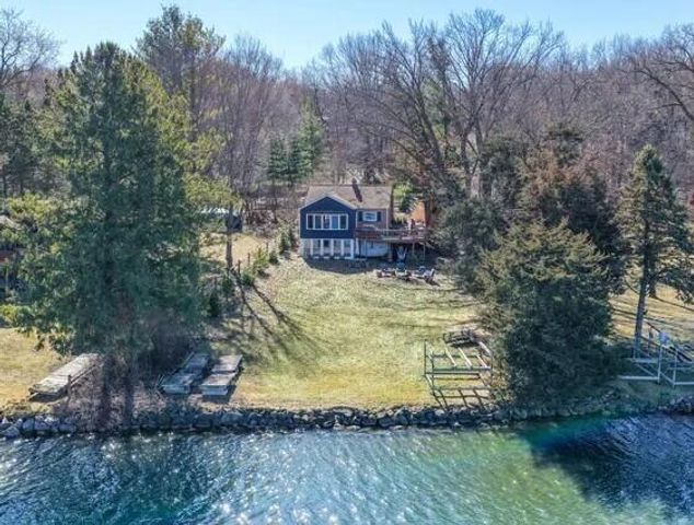 N6997 Oakwood ROAD, Whitewater, WI 53190