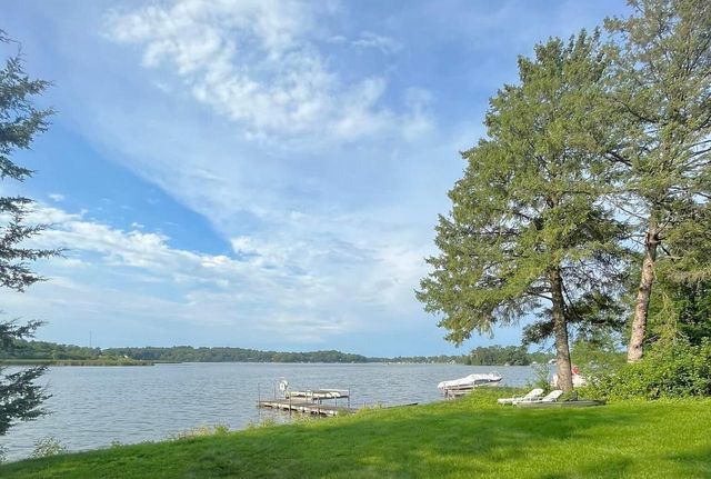 N6997 Oakwood ROAD, Whitewater, WI 53190