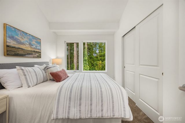 1359 Nolta Loop NE, Bainbridge Island, WA 98110