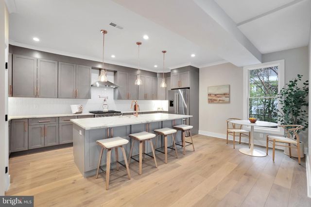 3740 KANAWHA ST NW, Washington, DC 20015