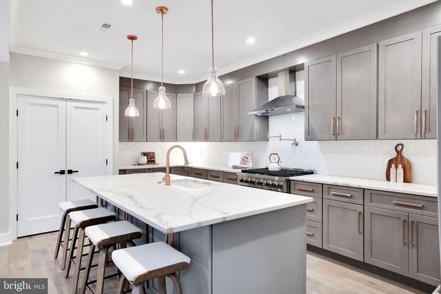 3740 KANAWHA ST NW, Washington, DC 20015