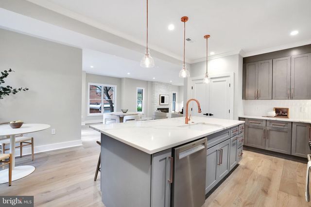 3740 KANAWHA ST NW, Washington, DC 20015