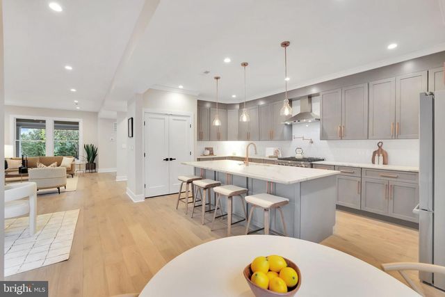 3740 KANAWHA ST NW, Washington, DC 20015