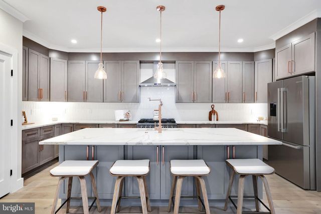 3740 KANAWHA ST NW, Washington, DC 20015