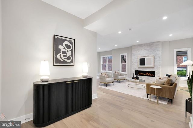 3740 KANAWHA ST NW, Washington, DC 20015