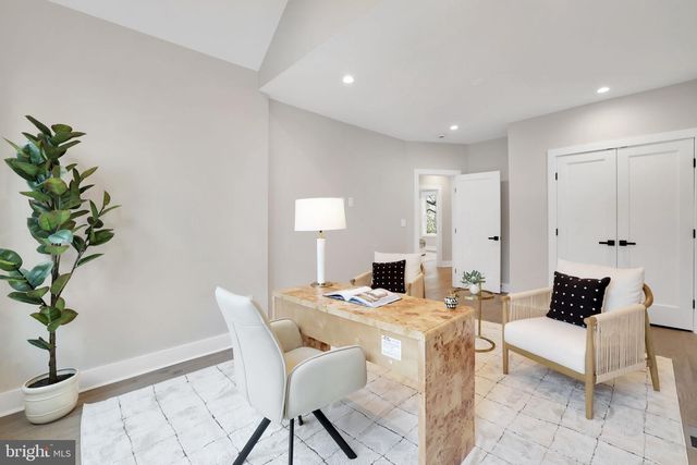 3740 KANAWHA ST NW, Washington, DC 20015