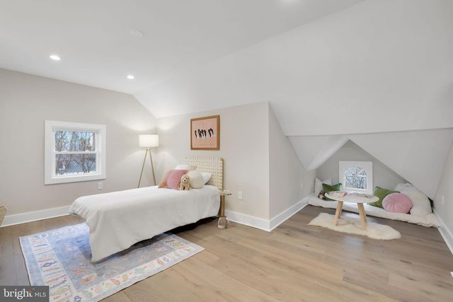 3740 KANAWHA ST NW, Washington, DC 20015