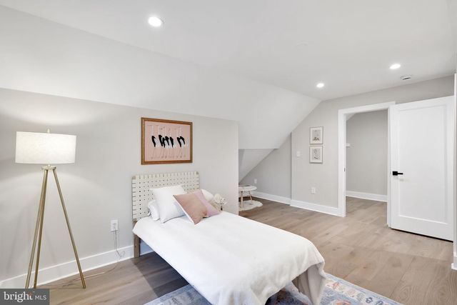 3740 KANAWHA ST NW, Washington, DC 20015