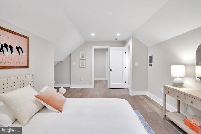 3740 KANAWHA ST NW, Washington, DC 20015