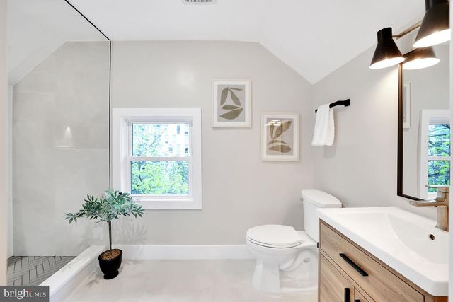 3740 KANAWHA ST NW, Washington, DC 20015