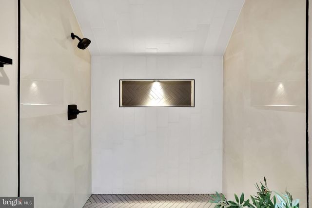 3740 KANAWHA ST NW, Washington, DC 20015