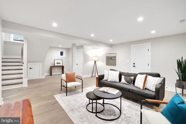 3740 KANAWHA ST NW, Washington, DC 20015