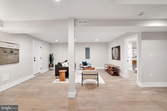 3740 KANAWHA ST NW, Washington, DC 20015