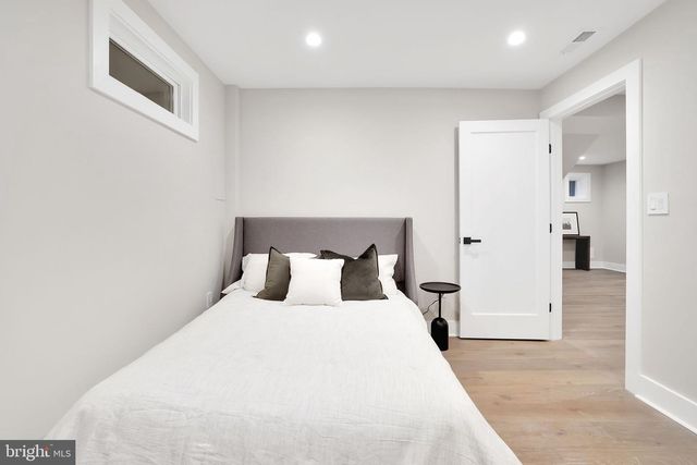 3740 KANAWHA ST NW, Washington, DC 20015