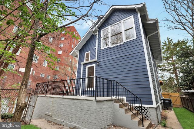 3740 KANAWHA ST NW, Washington, DC 20015