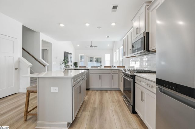 400 Water Garden Place, Simpsonville, SC 29681