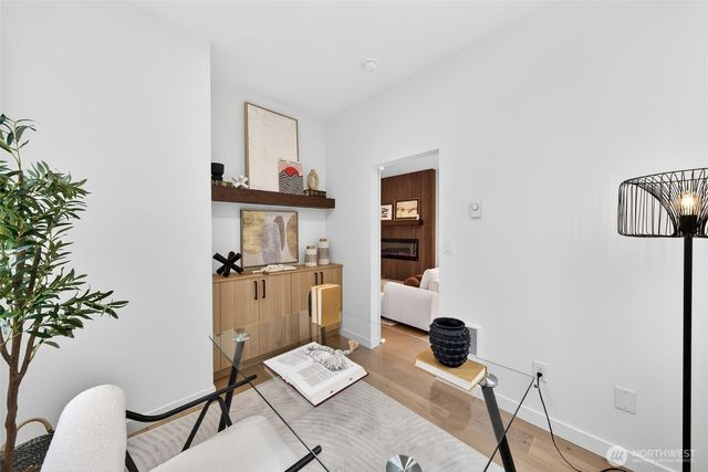 8512 15th Avenue NE, Seattle, WA 98115