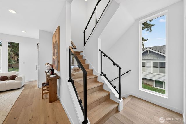 8512 15th Avenue NE, Seattle, WA 98115