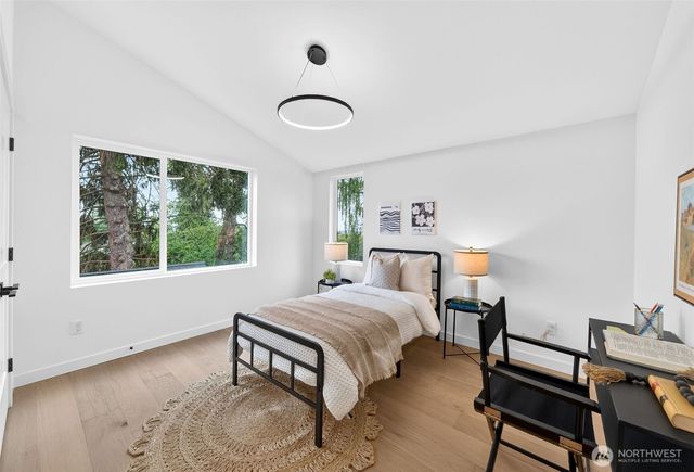 8512 15th Avenue NE, Seattle, WA 98115