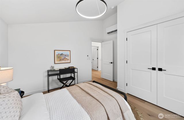 8512 15th Avenue NE, Seattle, WA 98115