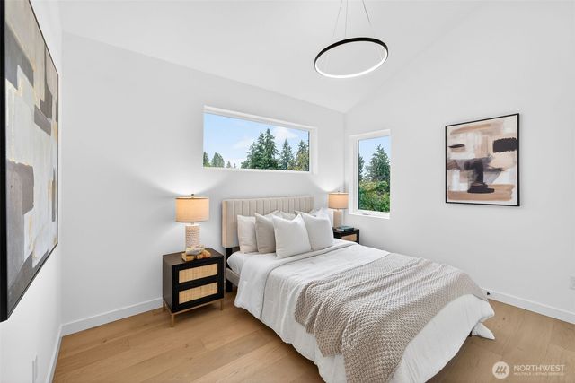 8512 15th Avenue NE, Seattle, WA 98115