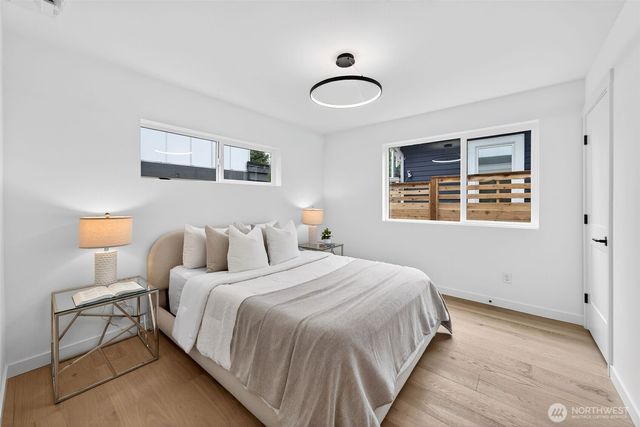 8512 15th Avenue NE, Seattle, WA 98115
