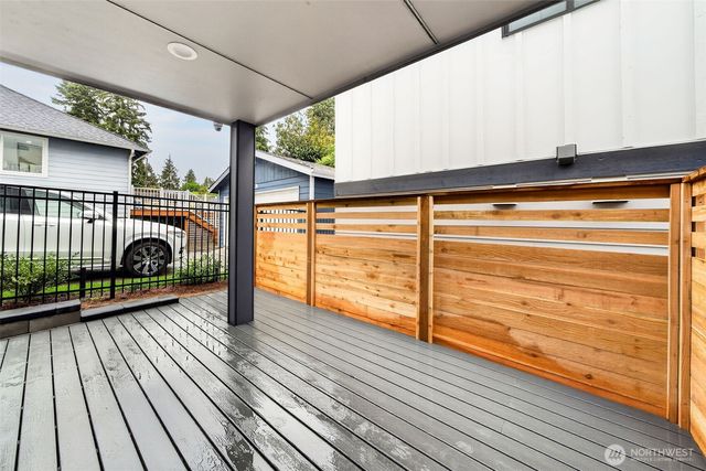 8512 15th Avenue NE, Seattle, WA 98115