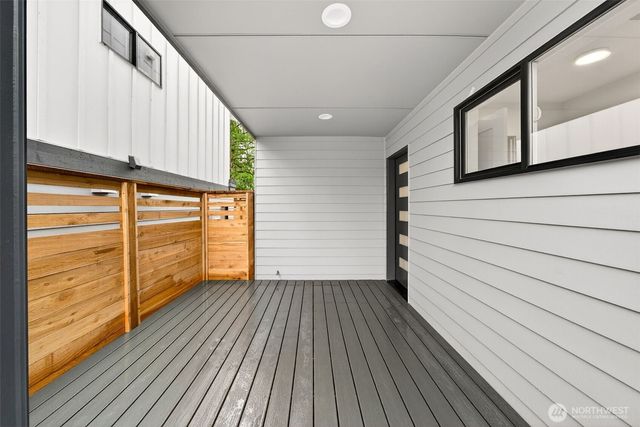 8512 15th Avenue NE, Seattle, WA 98115