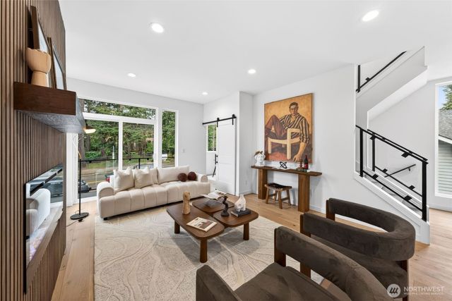 8512 15th Avenue NE, Seattle, WA 98115