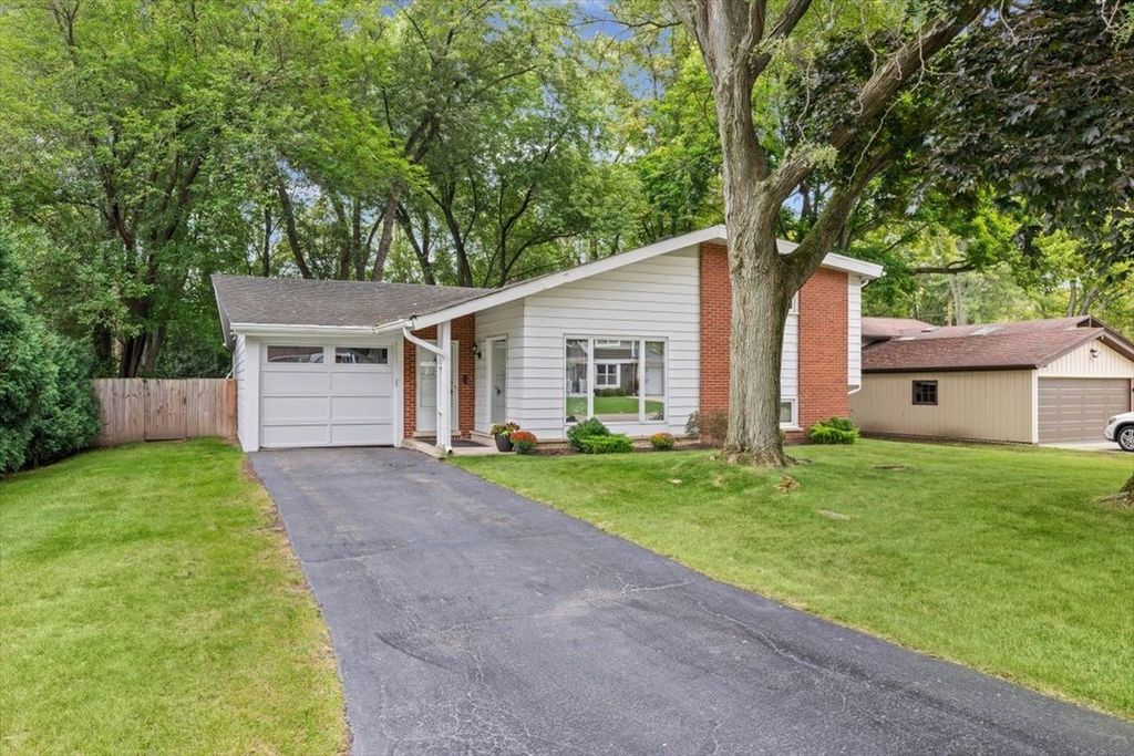 535 EDENS Lane, Northfield, IL 60093 — exterior