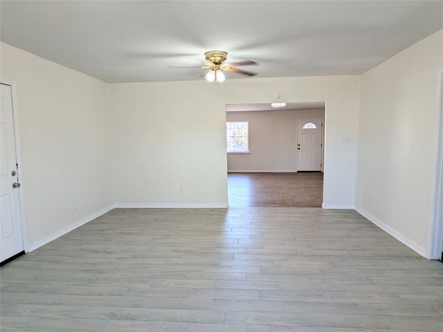 3051 UTAH Avenue, Dallas, TX 75216