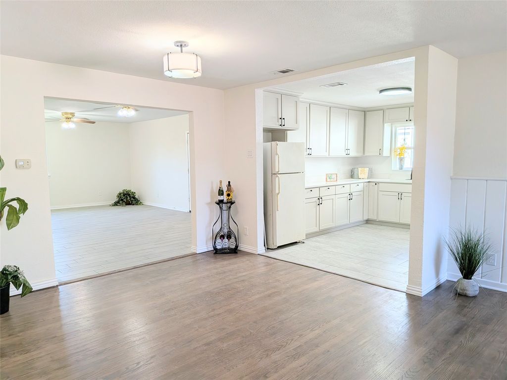 3051 UTAH Avenue, Dallas, TX 75216