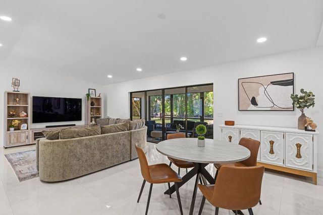 2327 SW 23rd Cranbrook Drive, Boynton Beach, FL 33436