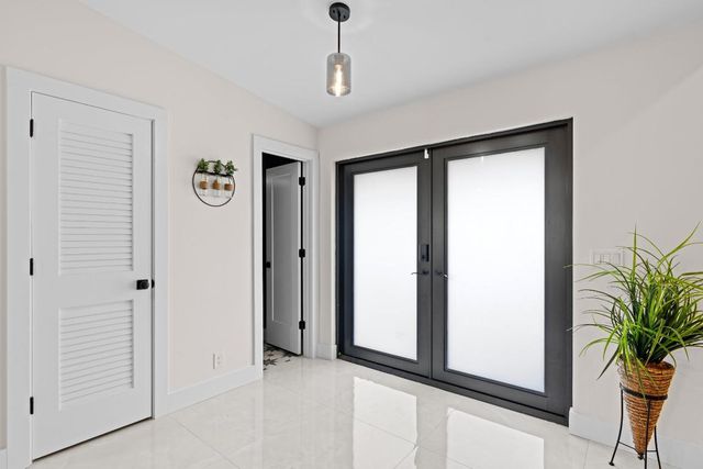 2327 SW 23rd Cranbrook Drive, Boynton Beach, FL 33436