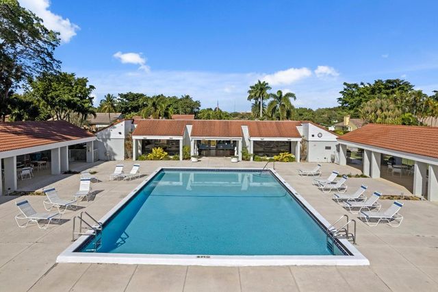 2327 SW 23rd Cranbrook Drive, Boynton Beach, FL 33436