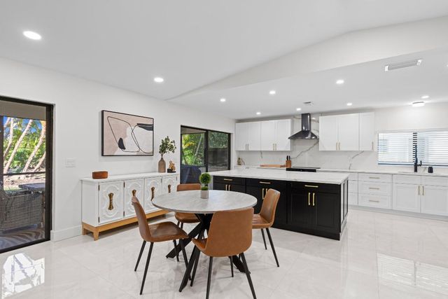 2327 SW 23rd Cranbrook Drive, Boynton Beach, FL 33436