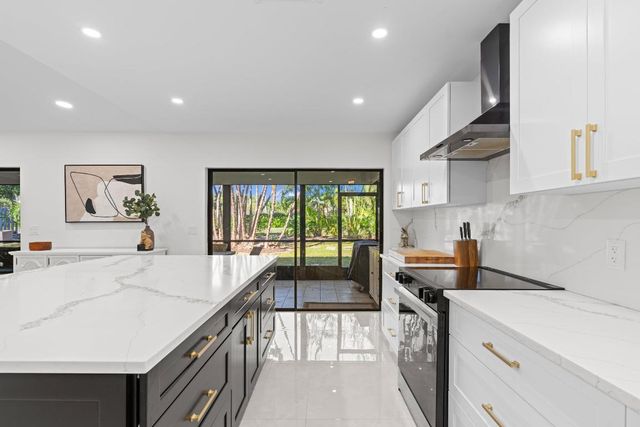 2327 SW 23rd Cranbrook Drive, Boynton Beach, FL 33436