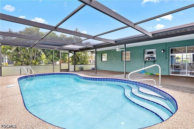 1209 SE 12th ST, Cape Coral, FL 33990