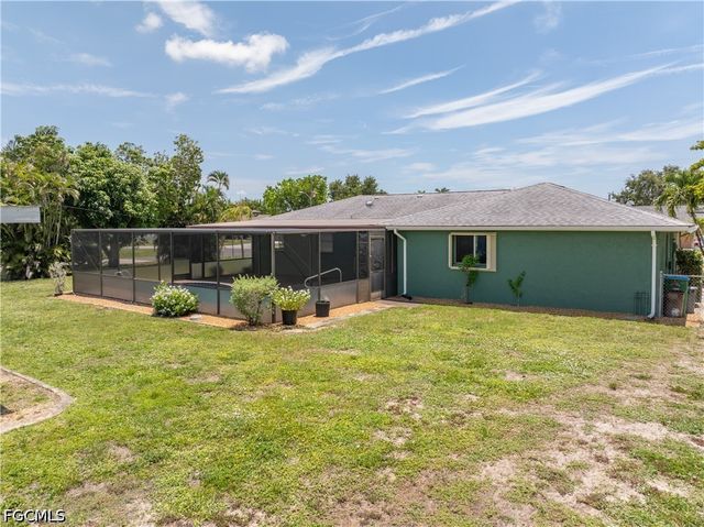 1209 SE 12th ST, Cape Coral, FL 33990