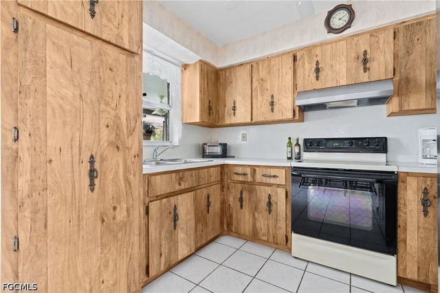 1209 SE 12th ST, Cape Coral, FL 33990