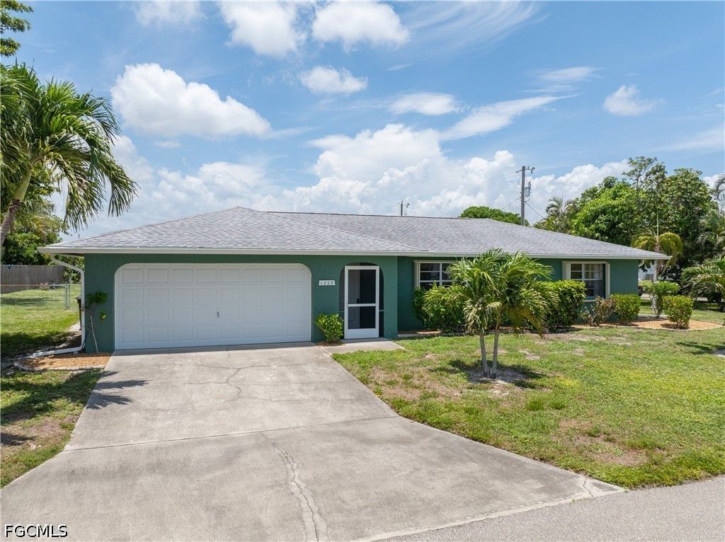 1209 SE 12th ST, Cape Coral, FL 33990
