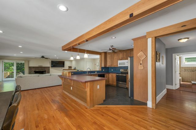 15 Adams Avenue, Seabrook, NH 03874